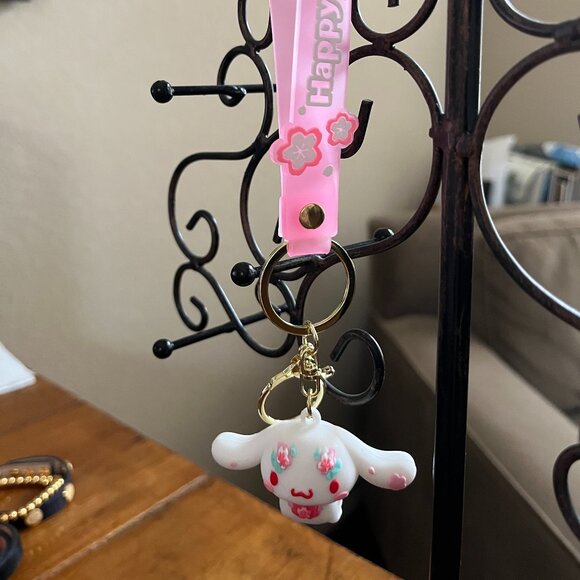 Hello Kitty Cinnamon Roll Friend of Hello Kitty Wristlet Bag Charm NEW - Picture 2 of 2